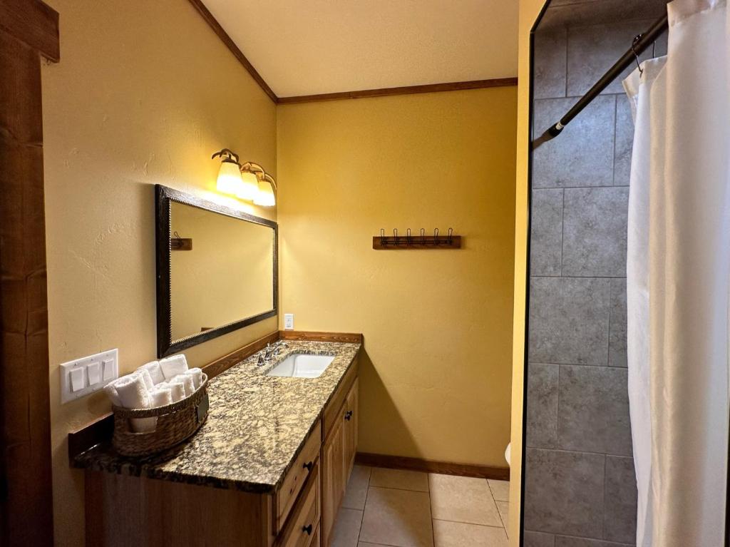 Bagno di Yellowstone Cabins and RV