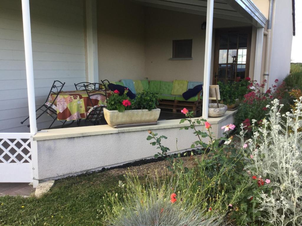 Ein Garten an der Unterkunft Gite de Belle vue