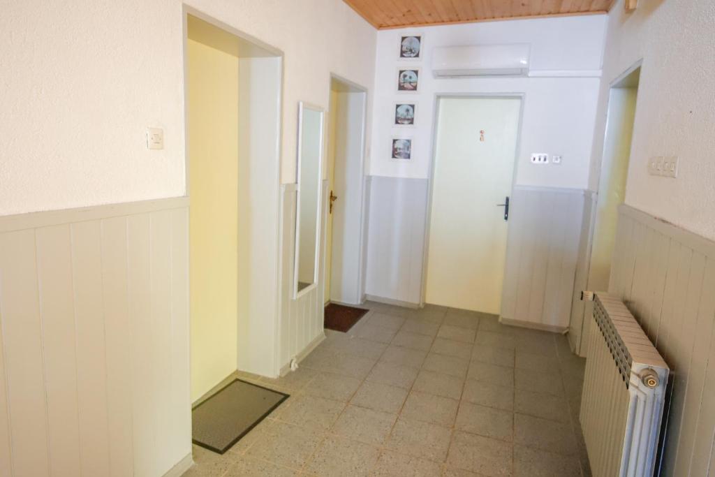 Apartman Marta i soba Maja - Appartement De Trois Chambres