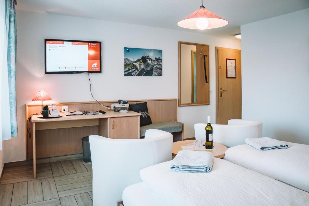 Hotel Paradis-Leukerbad-Therme - Resim 15