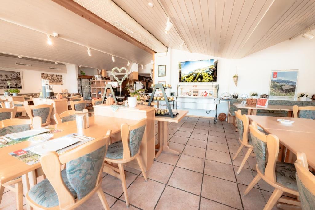 Hotel Paradis-Leukerbad-Therme - Resim 4