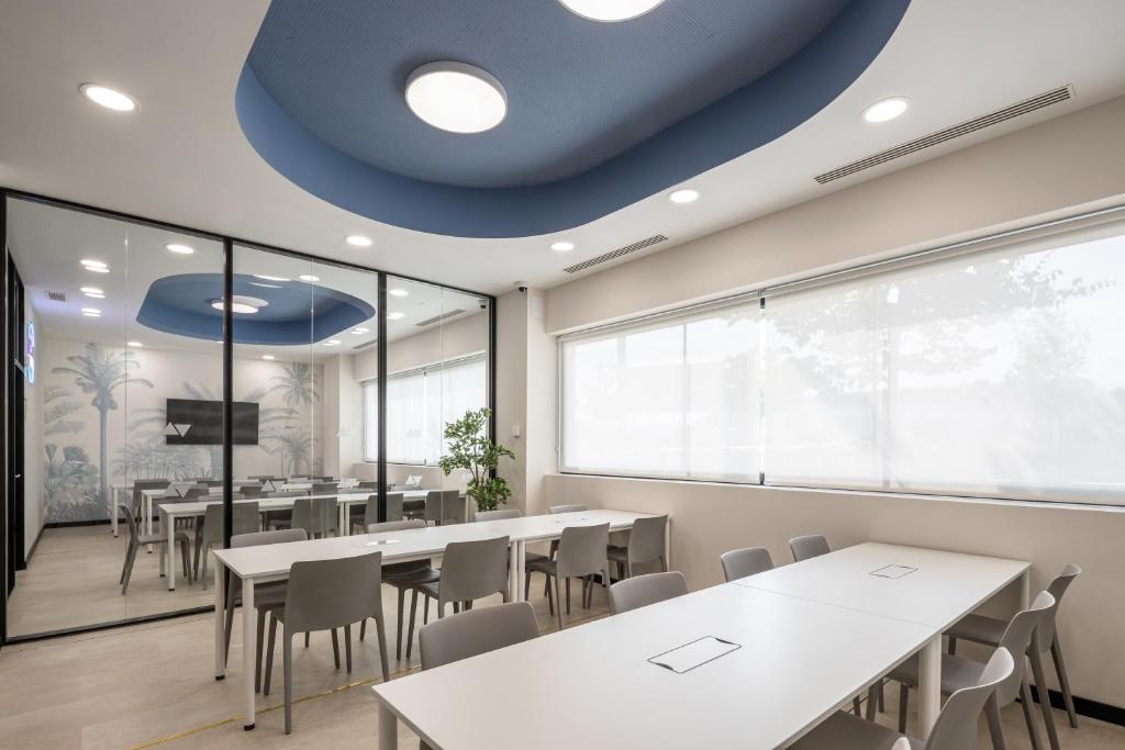 Restaurace v ubytování AMRO PAMPLONA Residencia de estudiantes