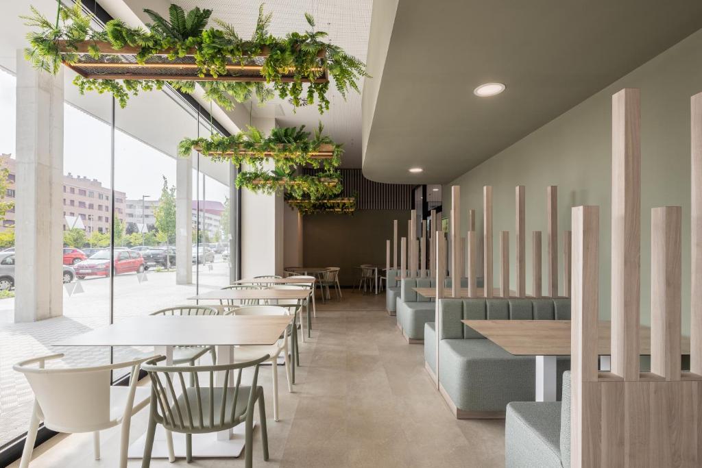 Restaurace v ubytování AMRO PAMPLONA Residencia de estudiantes