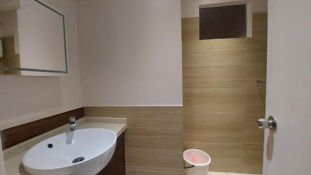 Koupelna v ubytování Studio type staycation Matina Enclaves condo fully furnished