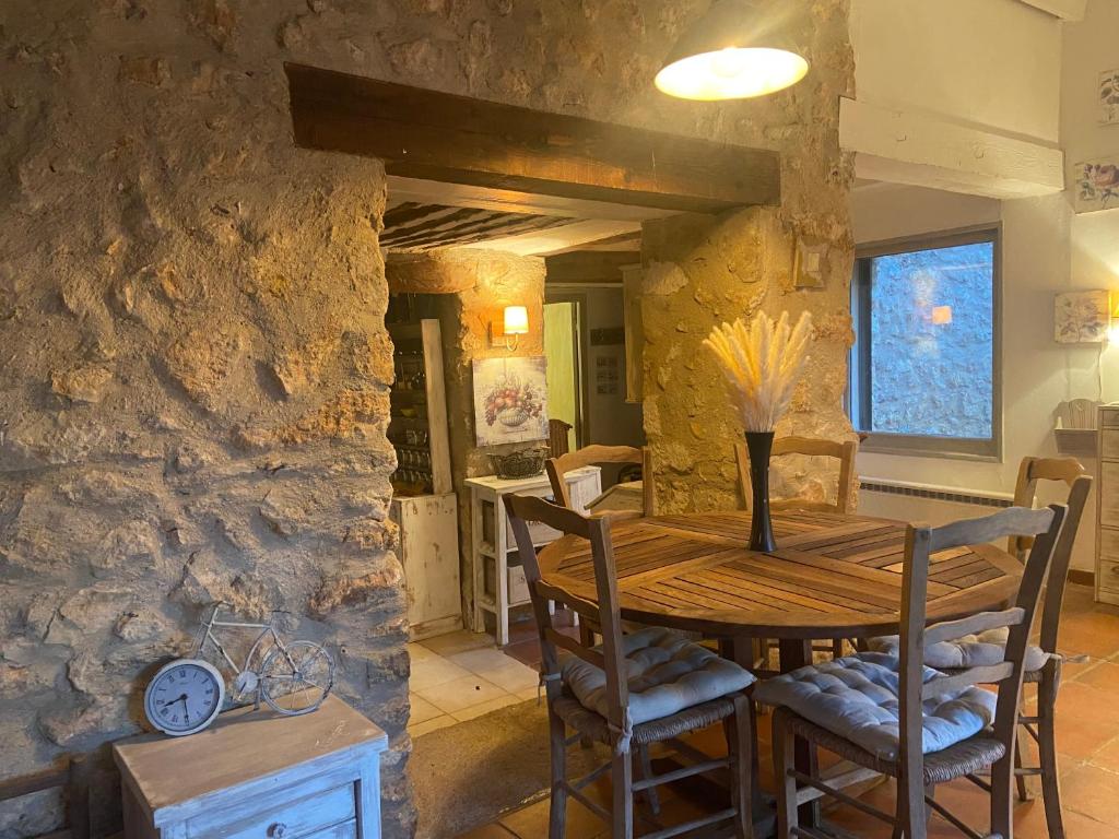 Galeriebild der Unterkunft C'est une maison bleue in Apt