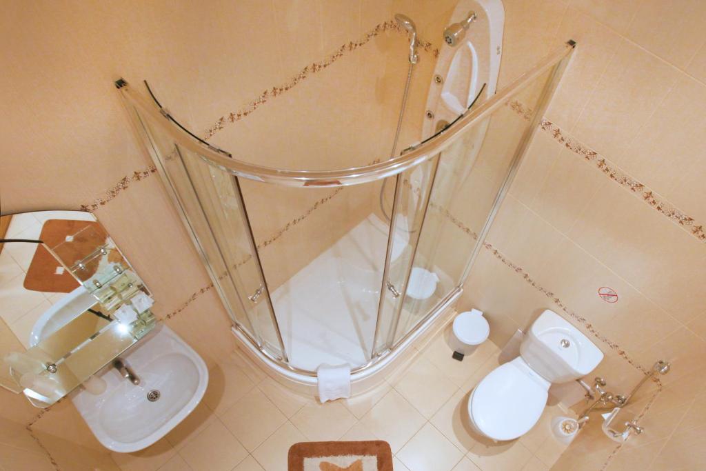 Koupelna v ubytování Ekaterina Hotel