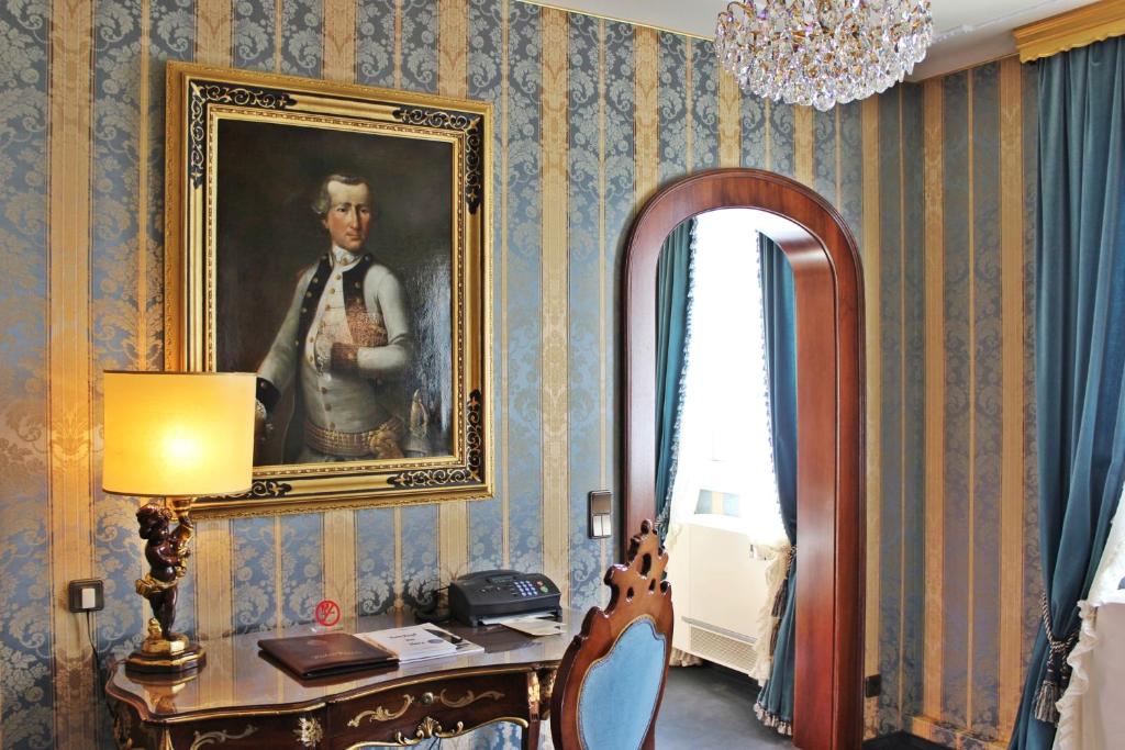 Hotel Palais Porcia - Resim 30