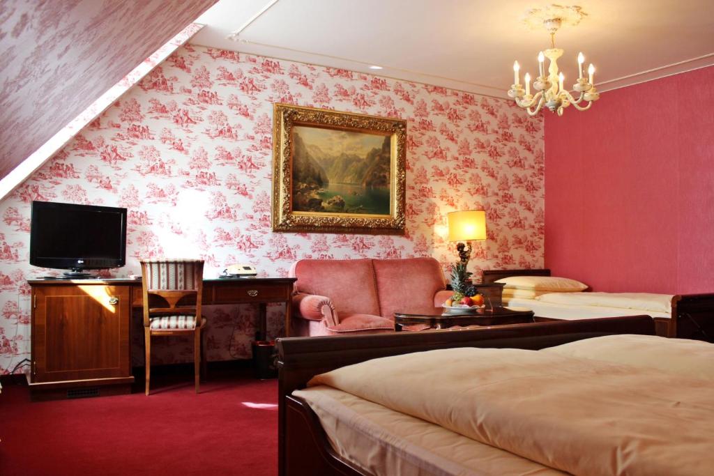 Hotel Palais Porcia - Resim 39