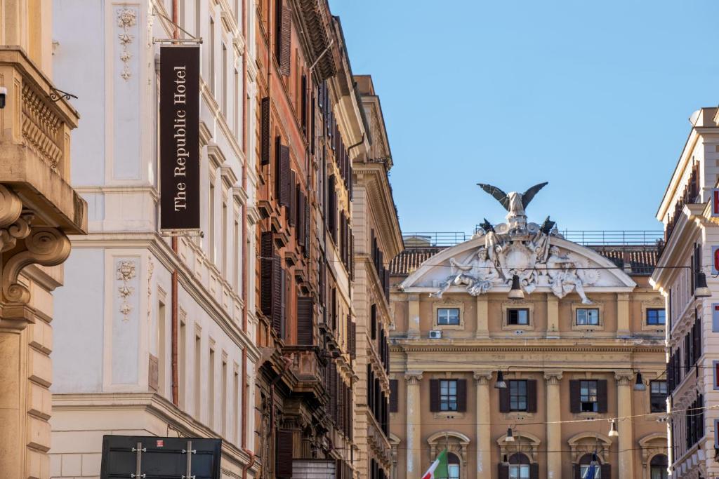 The Republic - Resim 6