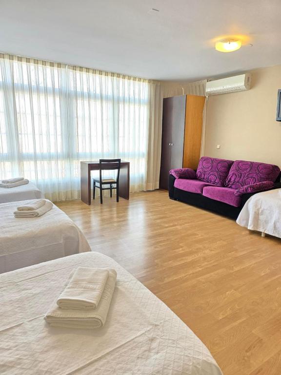 Pensión Pedrouzo - Habitación Cuádruple Con Baño Privado