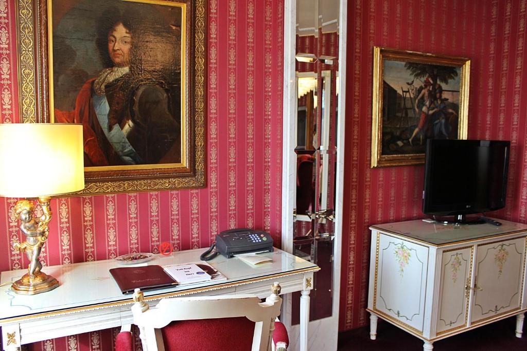 Hotel Palais Porcia - Resim 37