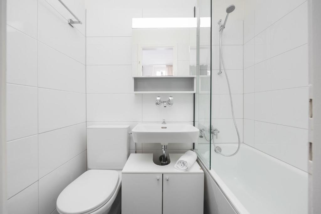 Urban Oasis with Queen Bed and View BE-54