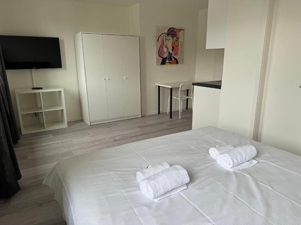 Urban Oasis with Queen Bed and View BE-54 - Resim 12