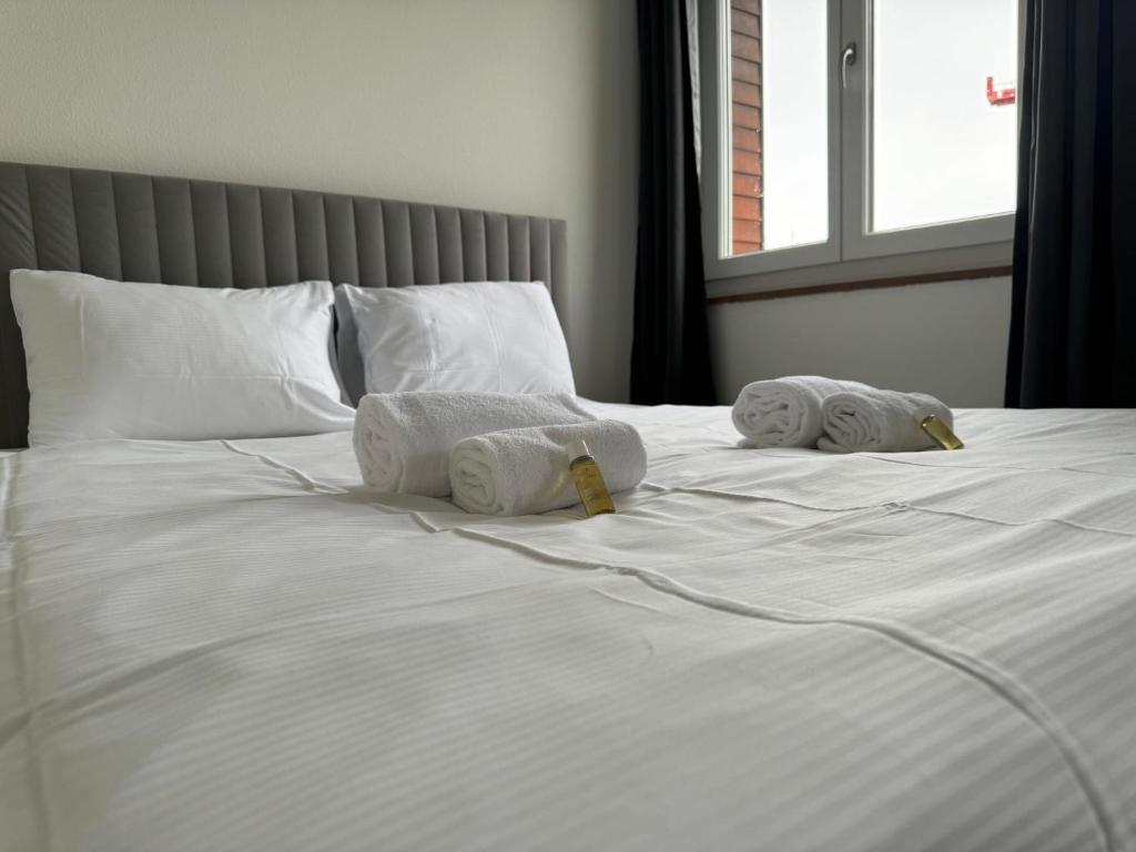 Urban Oasis with Queen Bed and View BE-54 - Resim 15