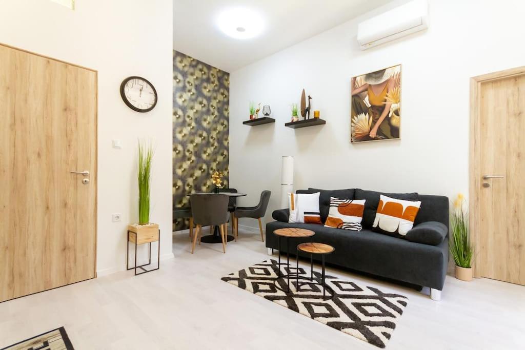 Harmonic Audio Hideaway by NW 1074 Budapest, 34 Hársfa utca kép - 1