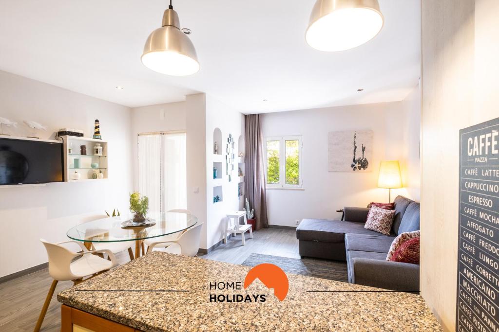 Χώρος καθιστικού στο #094 Maresia Flats by Home Holidays