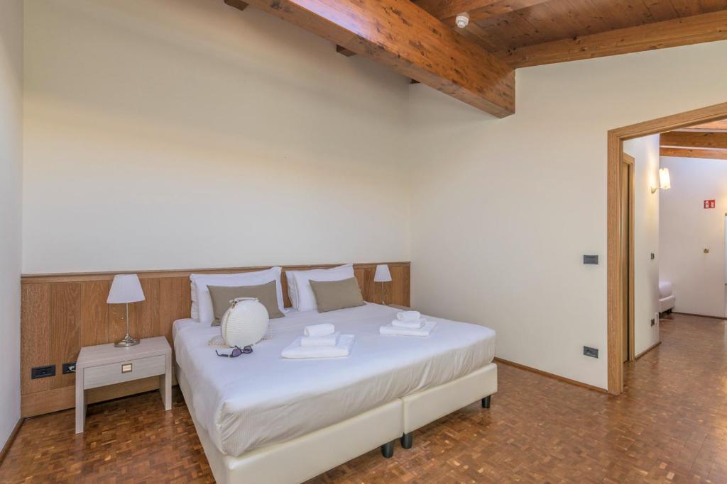 Postel nebo postele na pokoji v ubytování Hotel Golf Inn