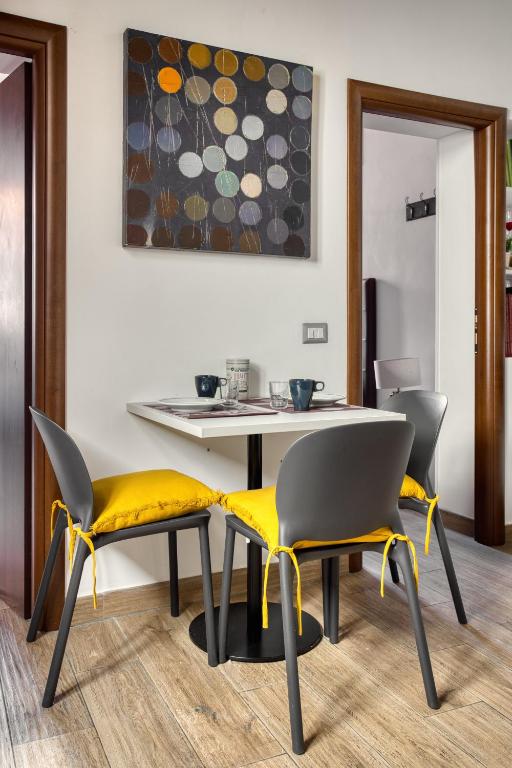 A seating area at URBANA 37 Maison