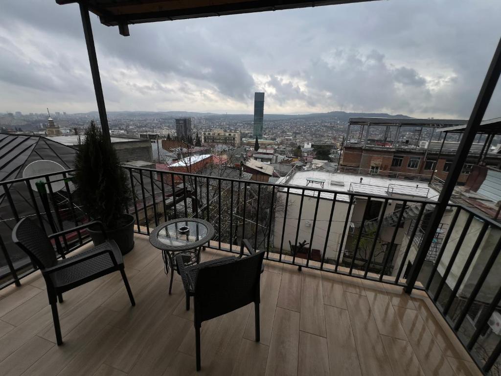 Μπαλκόνι ή βεράντα στο Luca's Apartment in old tbilisi