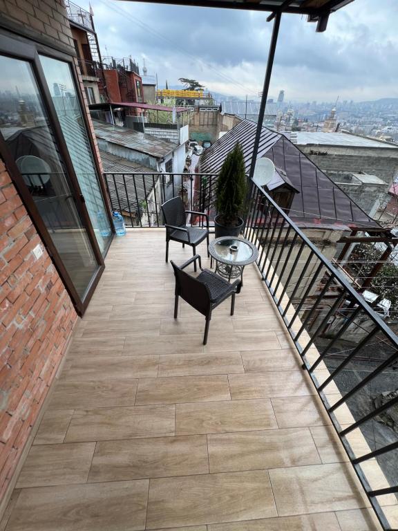 لابی و فضای عمومی Luca's Apartment in old tbilisi - تصویر ۵