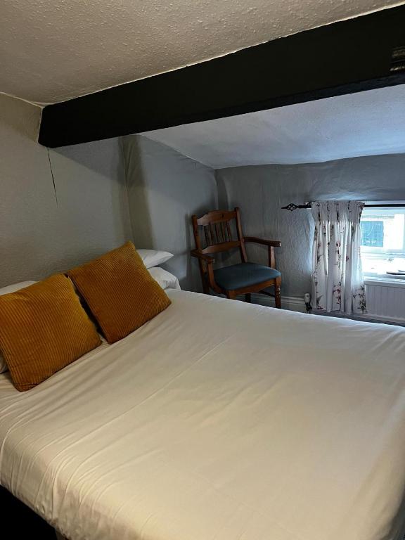 Black Bull Hotel - 