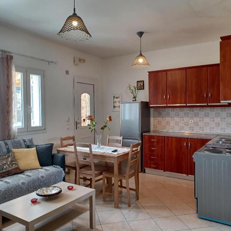 Kuchyň nebo kuchyňský kout v ubytování Eleonas Apartment 2, Lygia