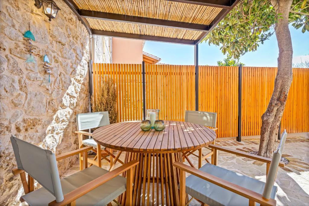 Patio nebo venkovní prostory v ubytování Courtyard Cottage Corfu