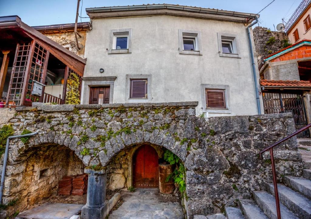 Budova, kde se apartmán nachází