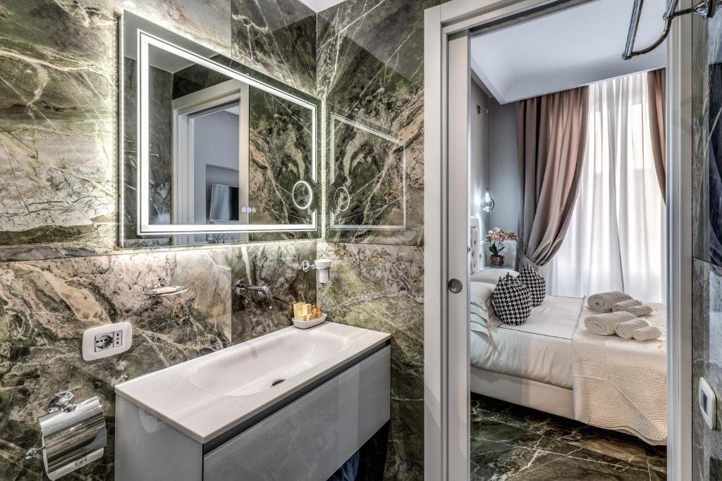 Rome55 - Piazza di Spagna - 14