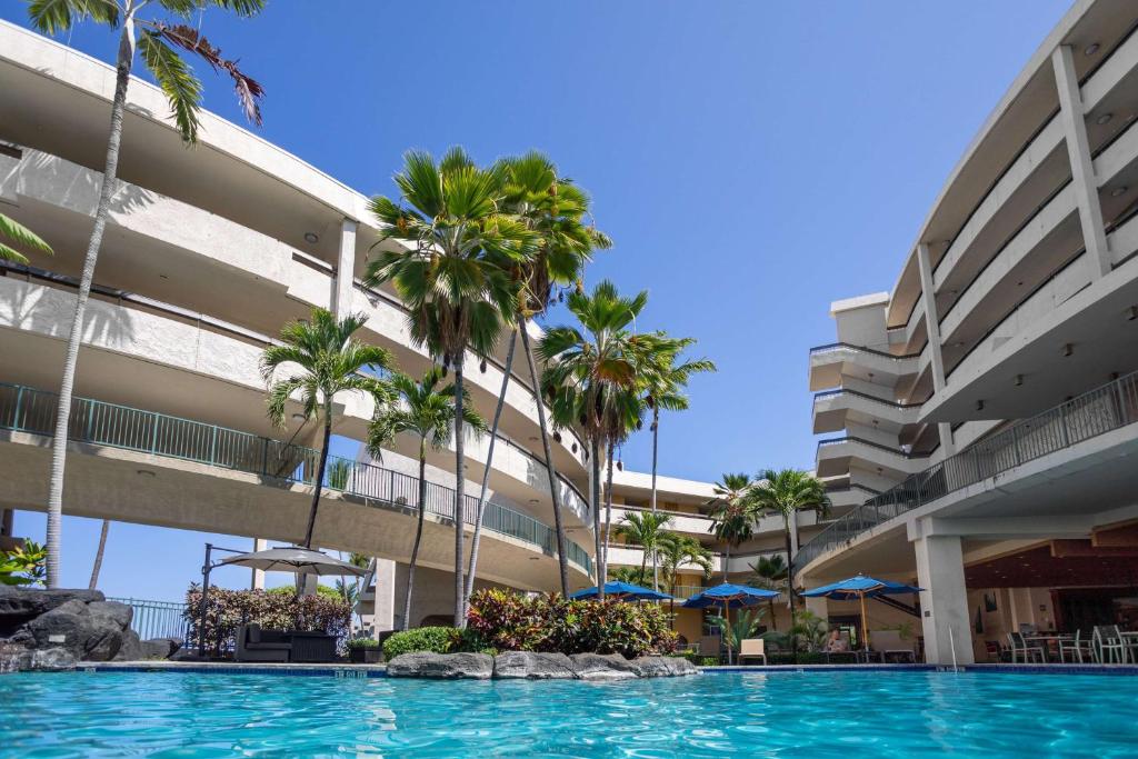 Bazén v ubytování OUTRIGGER Kona Resort and Spa nebo v jeho okolí