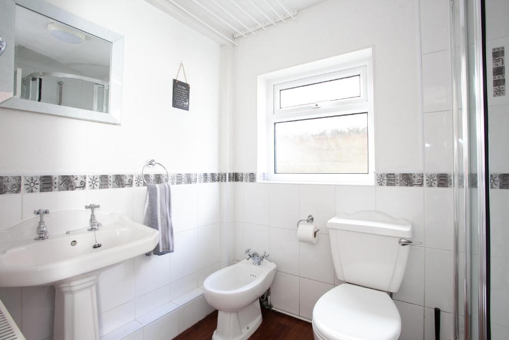 Koupelna v ubytování Spacious 3 bedroom Cottage in Whalley