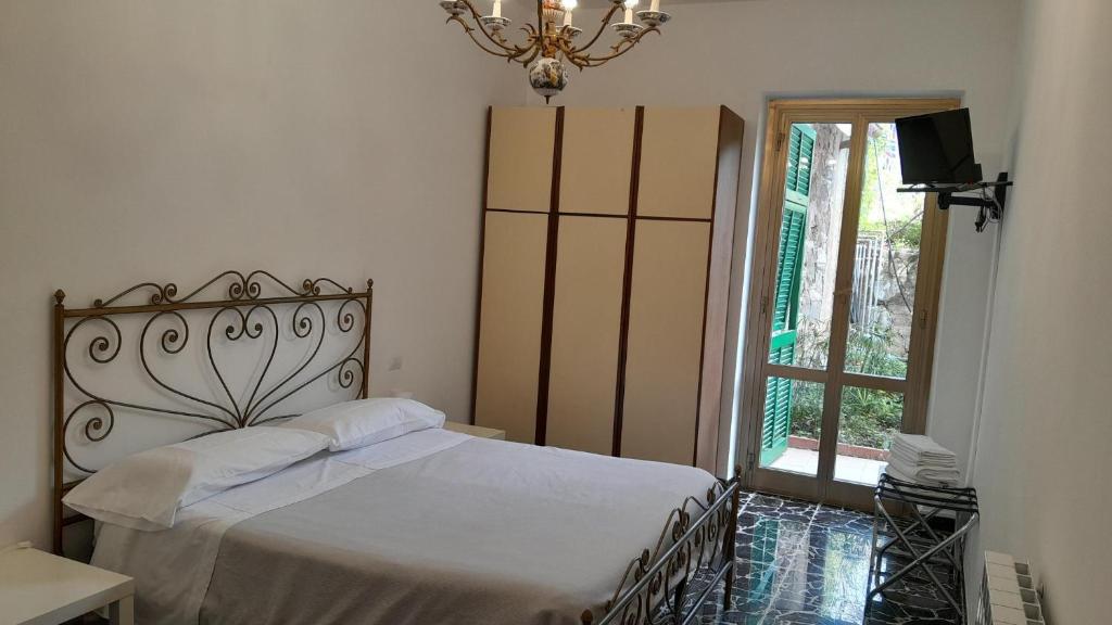 Hotel Villa Argentina - Two-Bedroom Apartment - Separate Building