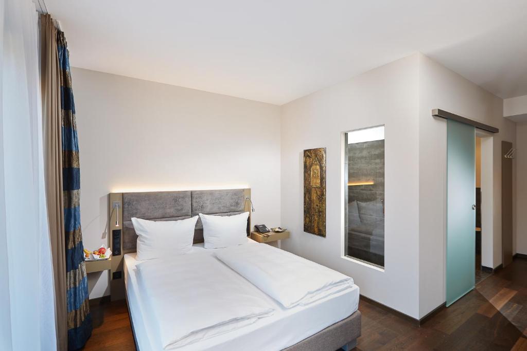 Schloss Reinach - Habitación Superior Con Cama Grande