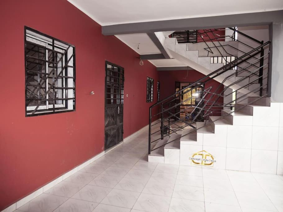 Fotografie z fotogalerie ubytování Meublé chic à Ahala avec groupe électrogène v destinaci Yaoundé