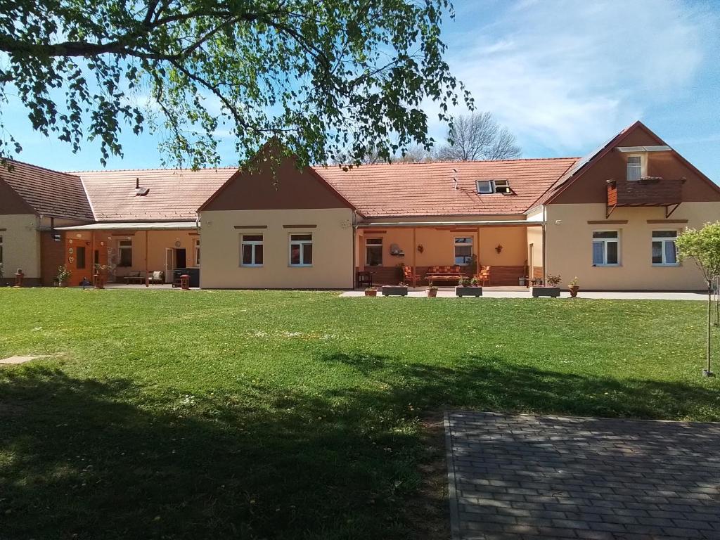 Budova, v ktorej sa penzión nachádza