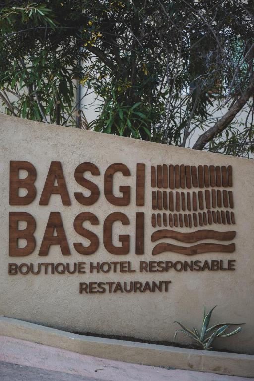 Certifikát, hodnocení, plakát nebo jiný dokument vystavený v ubytování Boutique Hôtel Responsable et Restaurant Basgi Basgi