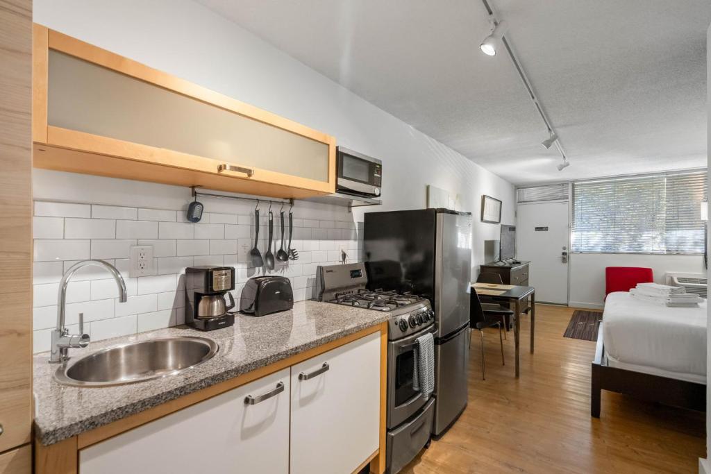 Studios On 25th by BCA Furnished Apartments - Monolocale Queen Deluxe
