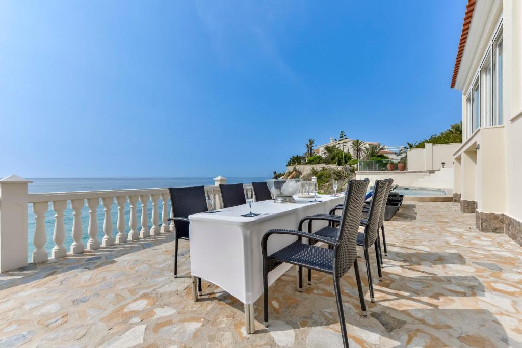 Bahia Verdosa - Three-Bedroom Villa