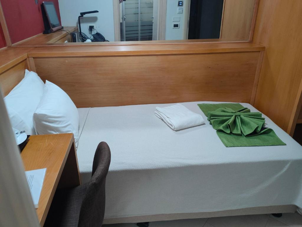 Postel nebo postele na pokoji v ubytování Hotel Belvedere Mindelo, Cabo Verde