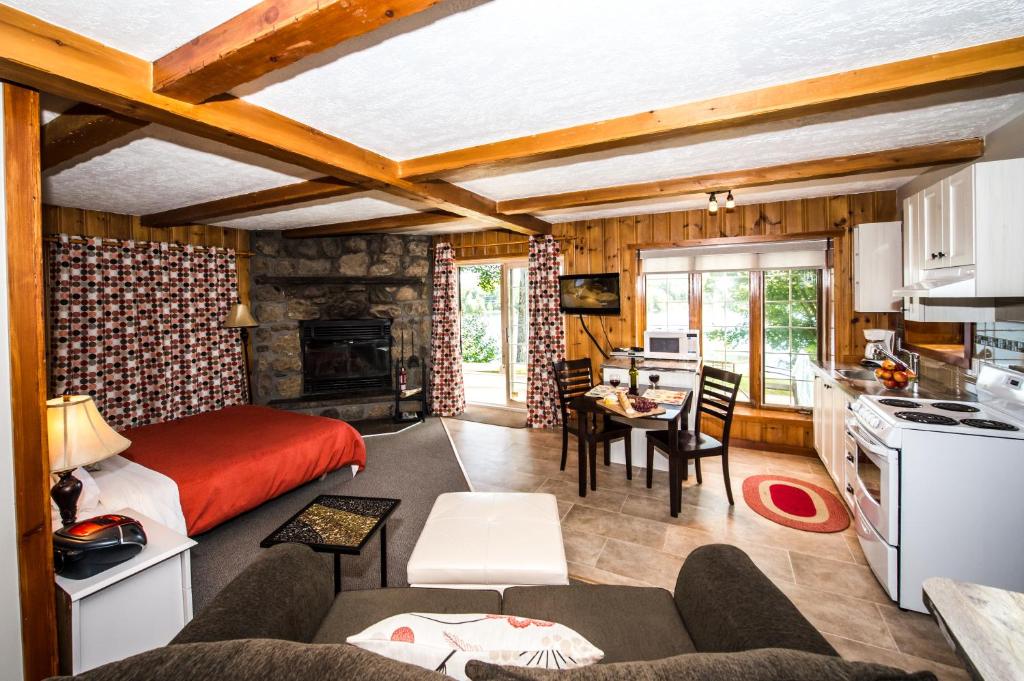 Kuchyň nebo kuchyňský kout v ubytování Chalets Lac à la Truite