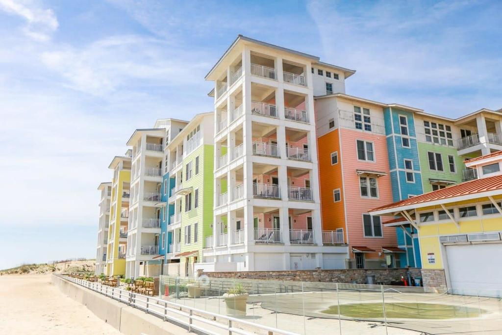 Sojourn Sunrise to Sunset 4BR Sleeps 12, Virginia Beach (updated