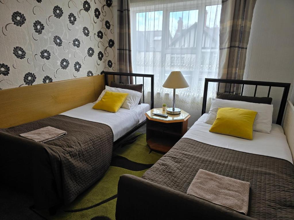 
Twin Room with Shower
