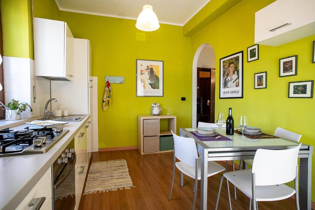 Η κουζίνα ή μικρή κουζίνα στο Corno Piccolo [cozy home in L’Aquila city center]