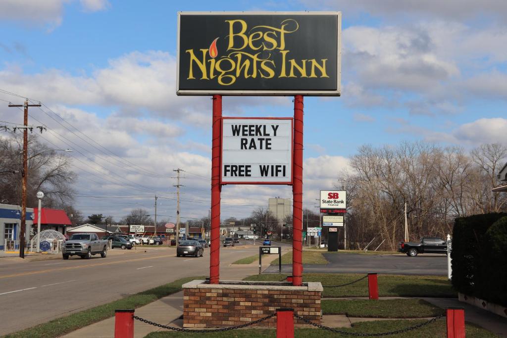 a best mens inn sign on the side of a road at Best Nights Inn - Sparta in Sparta