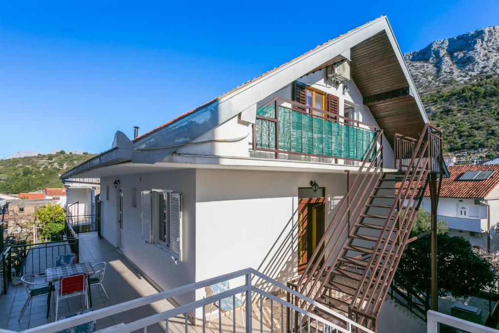 Nespecifikovaný výhled na hory nebo výhled na hory při pohledu z apartmánu