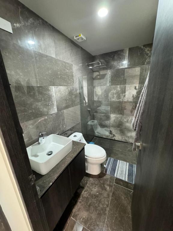 Departamento de lujo en el sur de la ciudad, excelentes amenidades - Apartamento De Dos Dormitorios