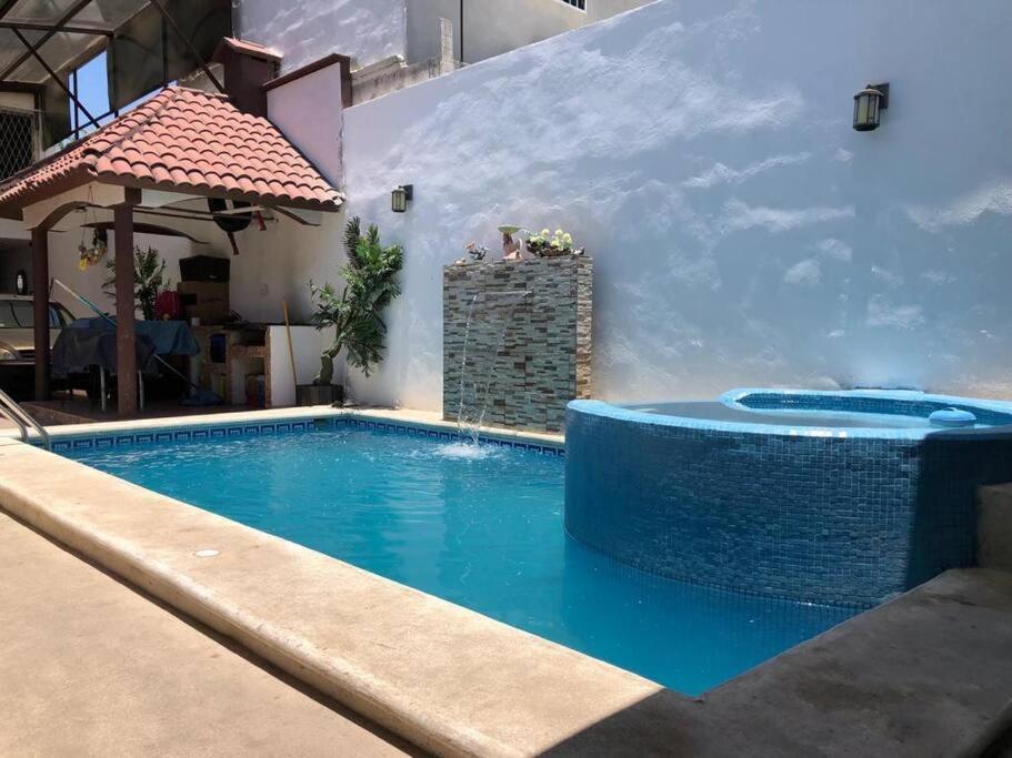 Bazén v ubytování Casa La Tabasqueña nebo v jeho okolí