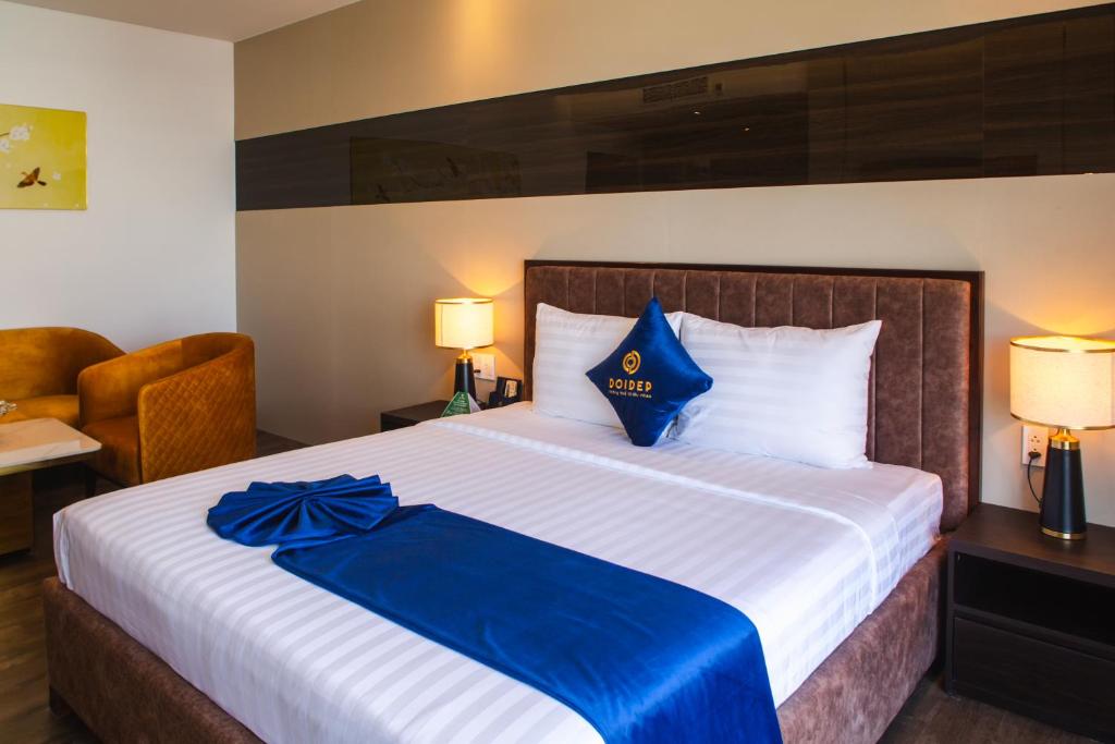 Suite có giường cỡ King với ban công