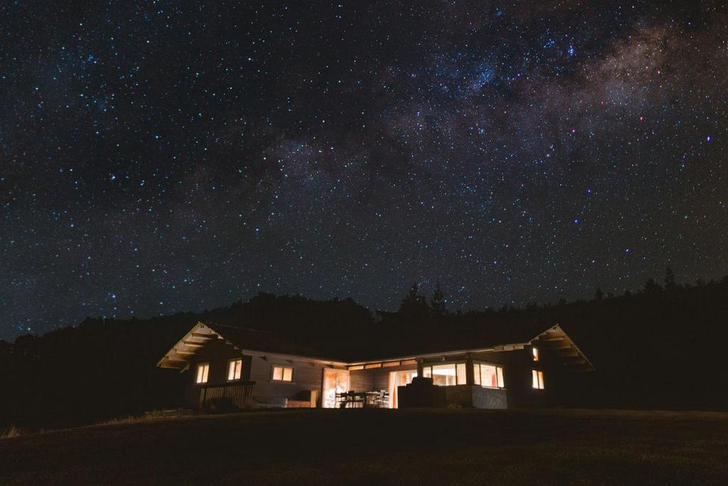 a cabin under a starry sky at night at Montrose Estate in Mount Hutt