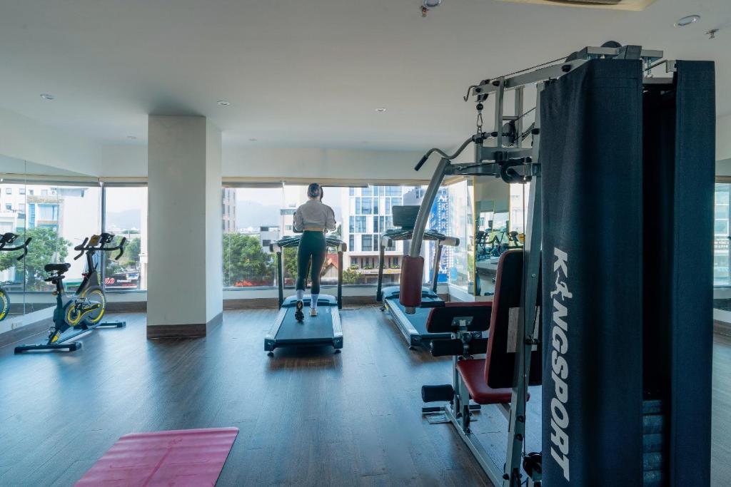 Fitness centrum a/nebo fitness zařízení v ubytování ViAn Hotel And Spa Danang